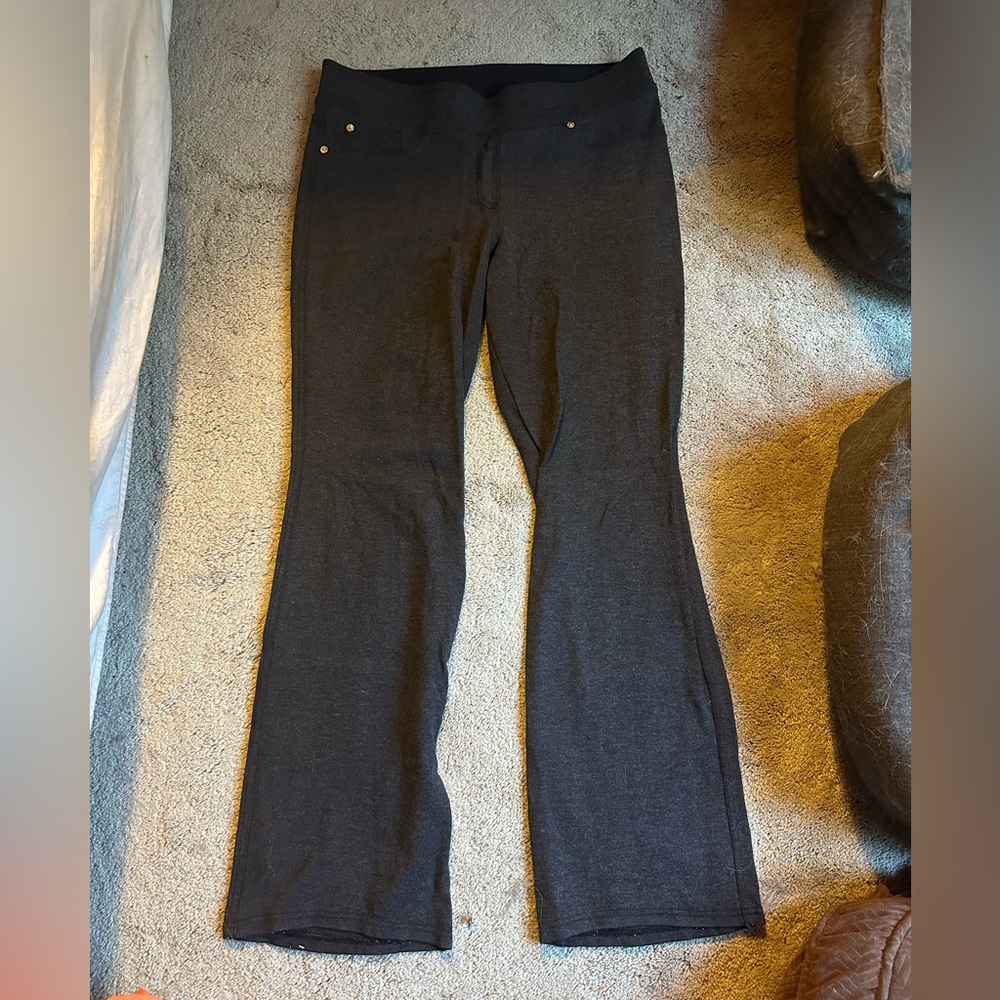 Women’s stretchy pants